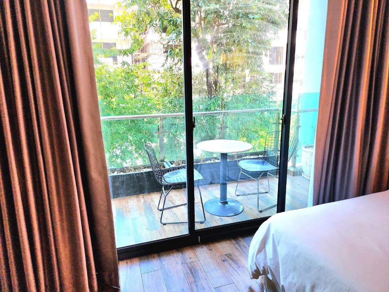 Chilchill Hotel Riverside Phnom Pen Exterior foto