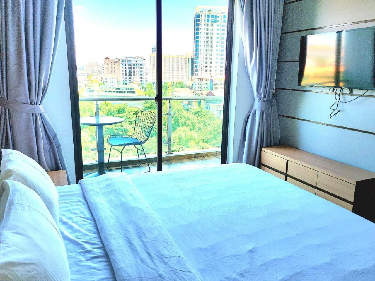 Chilchill Hotel Riverside Phnom Pen Exterior foto