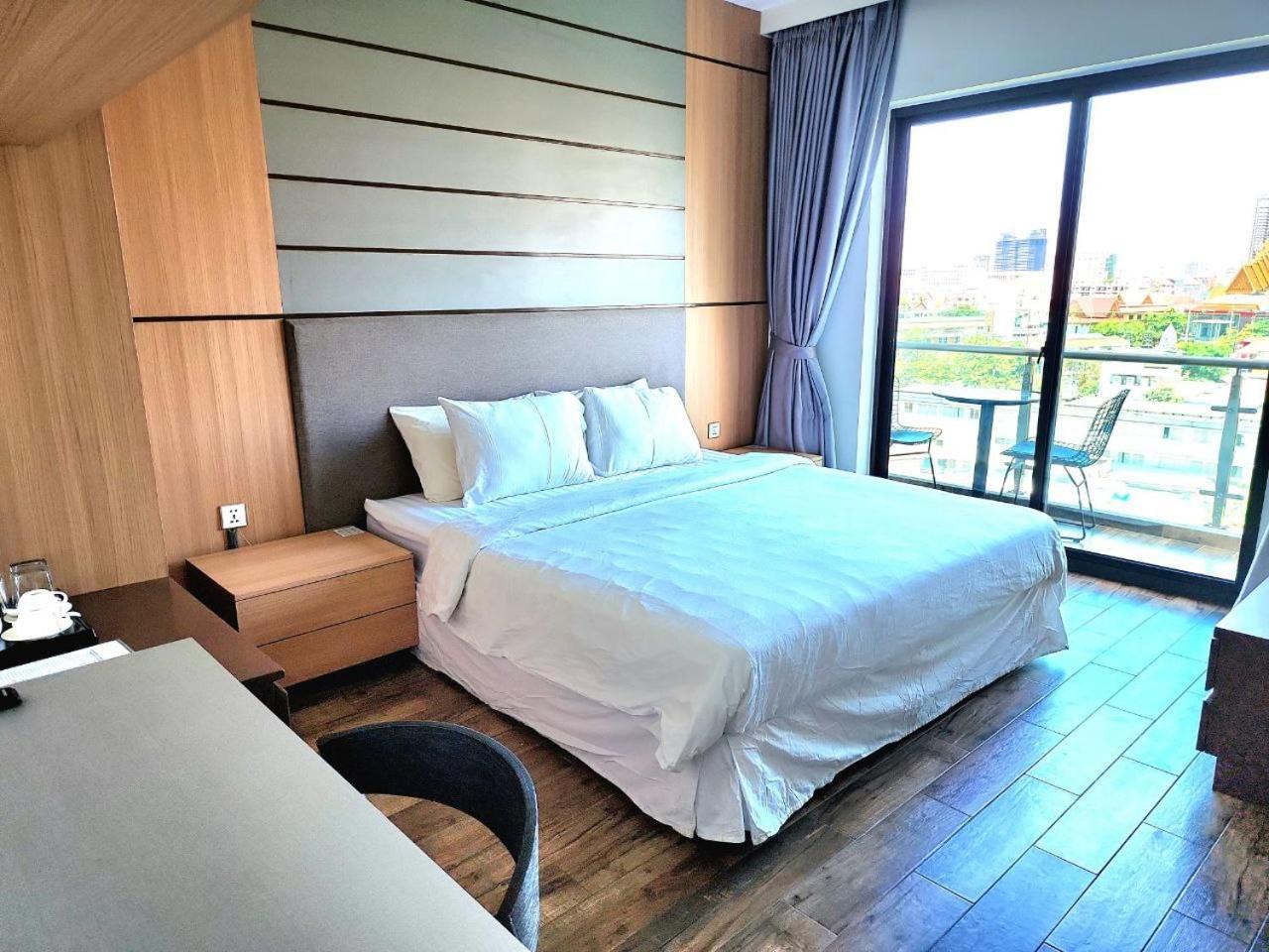 Chilchill Hotel Riverside Phnom Pen Exterior foto