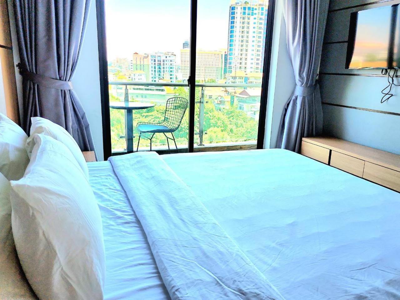 Chilchill Hotel Riverside Phnom Pen Exterior foto
