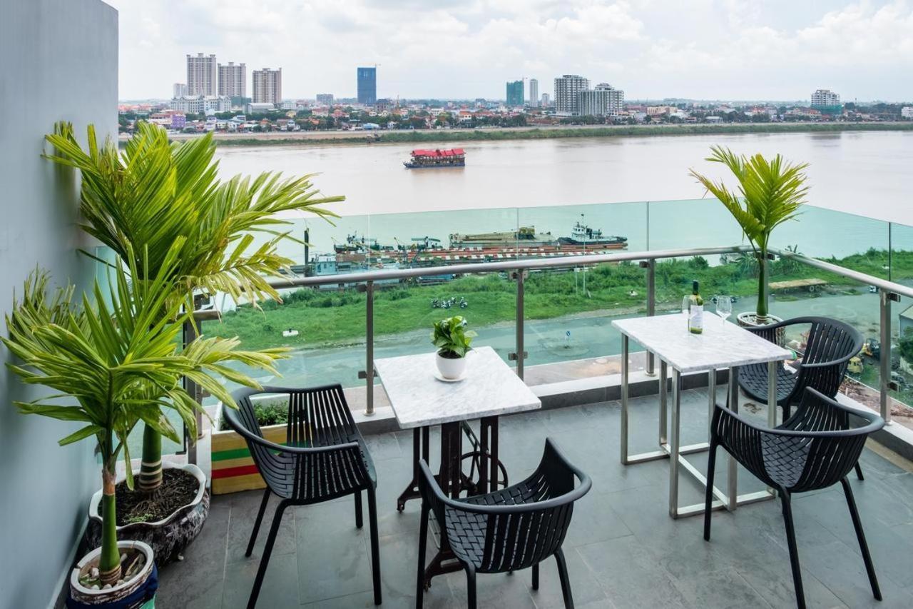 Chilchill Hotel Riverside Phnom Pen Exterior foto