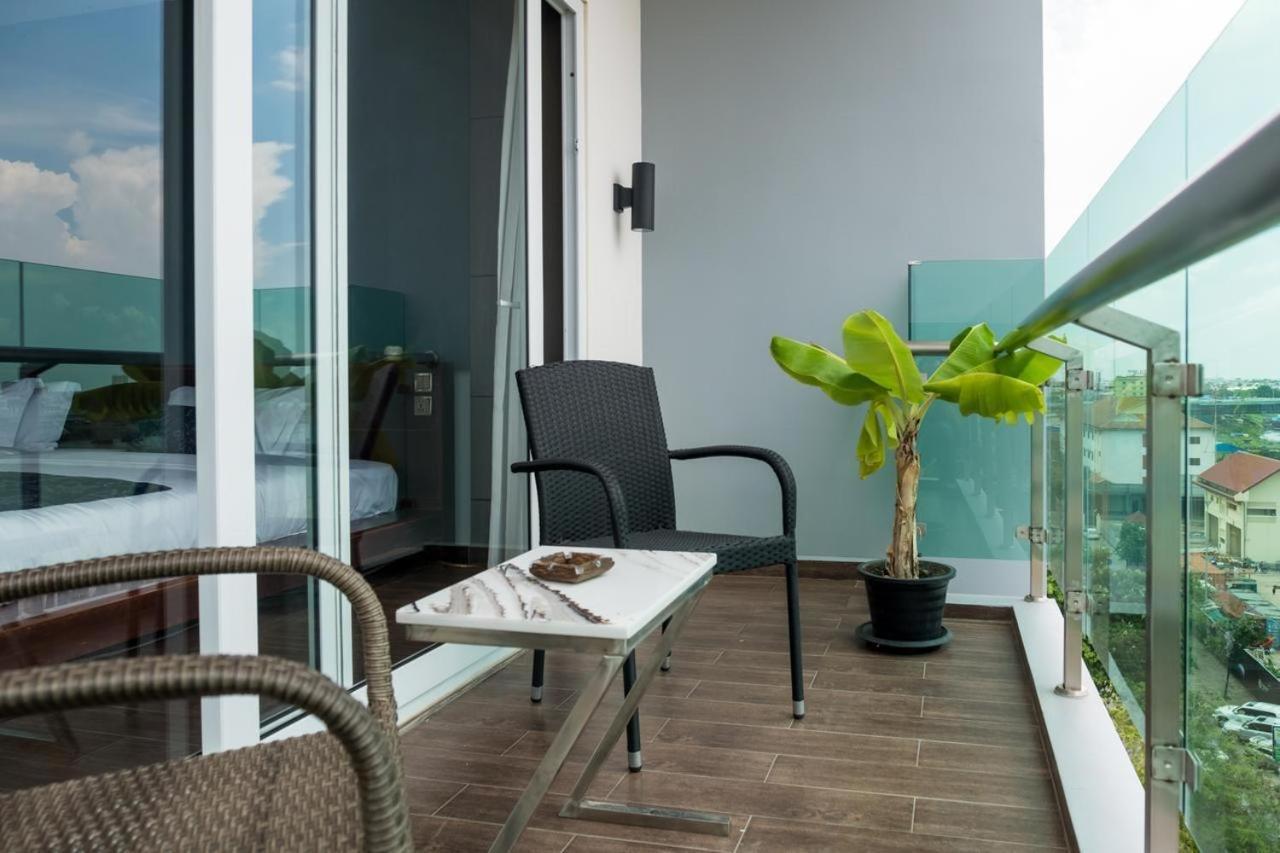Chilchill Hotel Riverside Phnom Pen Exterior foto